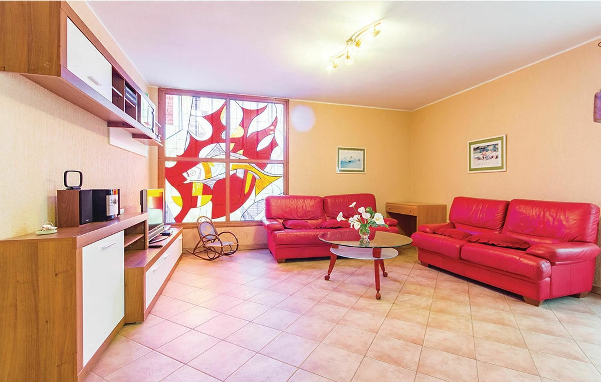 With 2 Bedrooms In Fazana, With Furnished Terrace And Wifi Pula