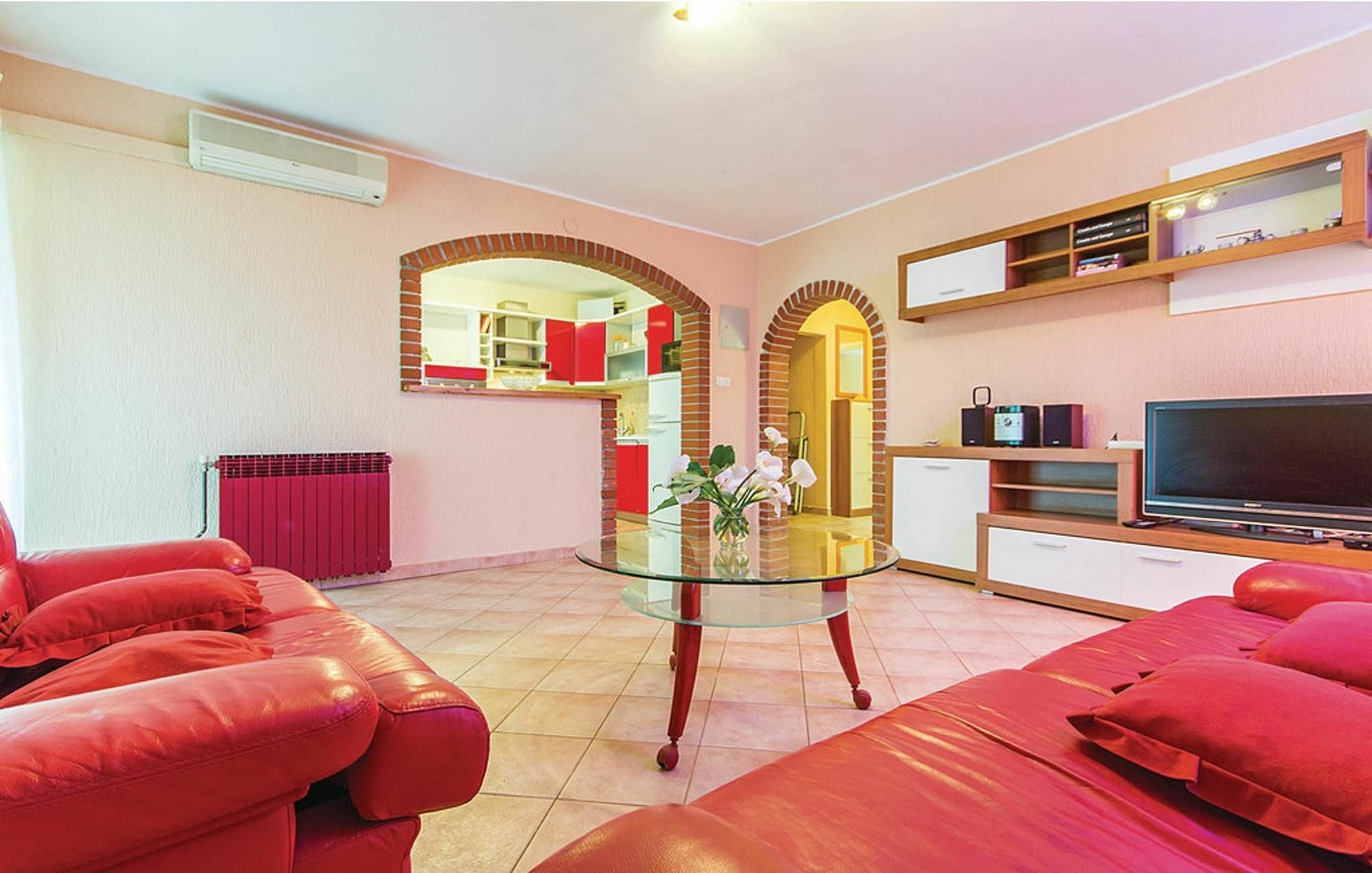 With 2 Bedrooms In Fazana, With Furnished Terrace And Wifi Apartment *